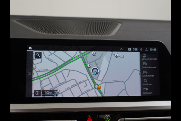 BMW 3-serie 330e 293PK Autom.8 Leder+Verwarmd+Elektr. Apple Carplay Android Auto Trekhaak Camera Adap.Cruise DAB+ Led Laserlicht Live cockpi Keyless Rijstrooksensor Audio Media Pack BMW individual Lmv 18" Comfort Access Digital Key Wifi Dealeronderhouden 1e Eigenaar Zeer compleet, nieuwprijs €66.055,-