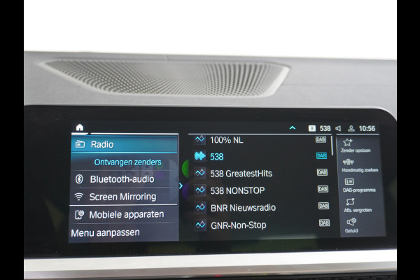 BMW 3-serie 330e 293PK Autom.8 Leder+Verwarmd+Elektr. Apple Carplay Android Auto Trekhaak Camera Adap.Cruise DAB+ Led Laserlicht Live cockpi Keyless Rijstrooksensor Audio Media Pack BMW individual Lmv 18" Comfort Access Digital Key Wifi Dealeronderhouden 1e Eigenaar Zeer compleet, nieuwprijs €66.055,-