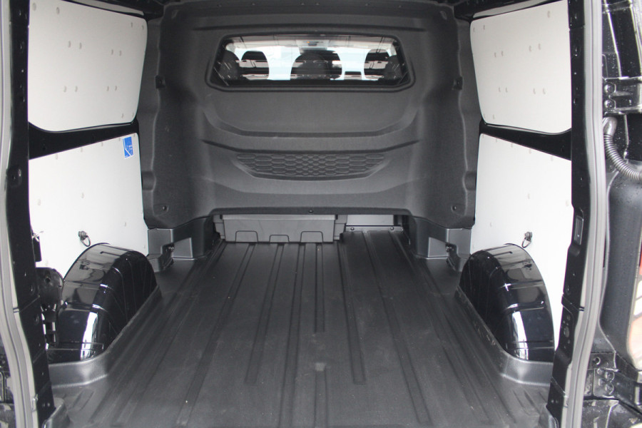 Ford Transit Custom 320 2.0 TDCI L2H1 Limited DC 150pk - Trekhaak - ACC - Getint glas - Stoel/Stuurverwarming - Carplay - Rijklaar