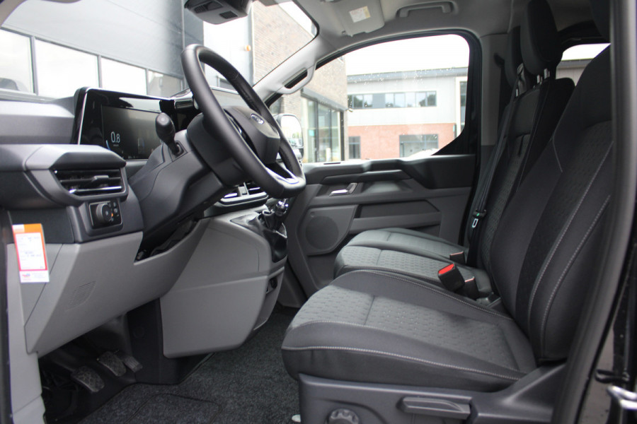 Ford Transit Custom 320 2.0 TDCI L2H1 Limited DC 150pk - Trekhaak - ACC - Getint glas - Stoel/Stuurverwarming - Carplay - Rijklaar