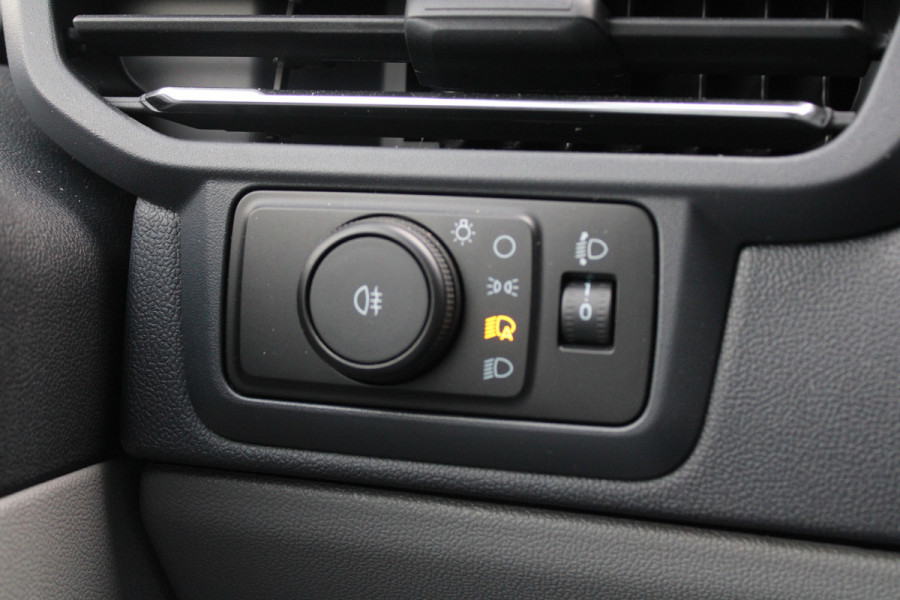 Ford Transit Custom 320 2.0 TDCI L2H1 Limited DC 150pk - Trekhaak - ACC - Getint glas - Stoel/Stuurverwarming - Carplay - Rijklaar