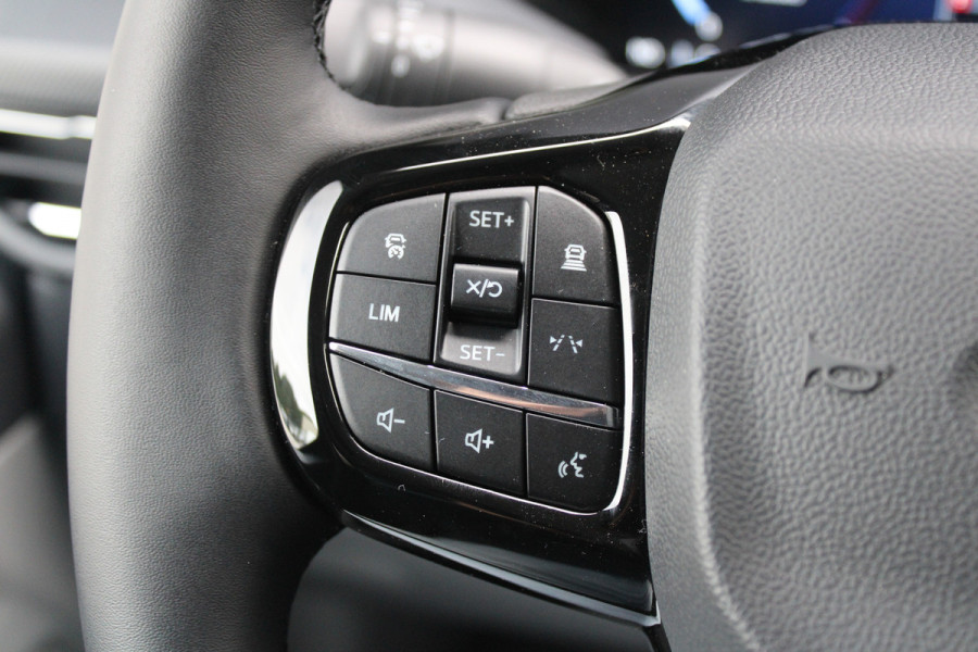 Ford Transit Custom 320 2.0 TDCI L2H1 Limited DC 150pk - Trekhaak - ACC - Getint glas - Stoel/Stuurverwarming - Carplay - Rijklaar