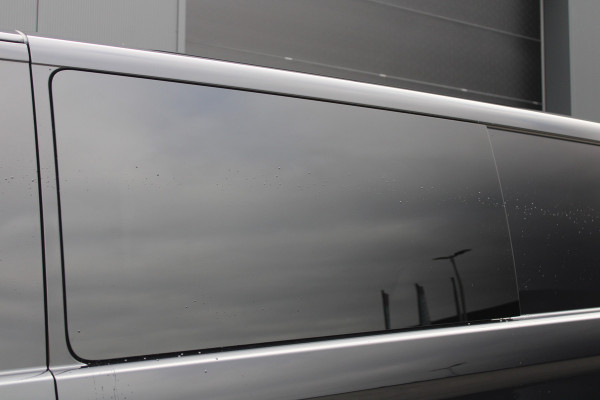 Ford Transit Custom 320 2.0 TDCI L2H1 Limited DC 150pk - Trekhaak - ACC - Getint glas - Stoel/Stuurverwarming - Carplay - Rijklaar
