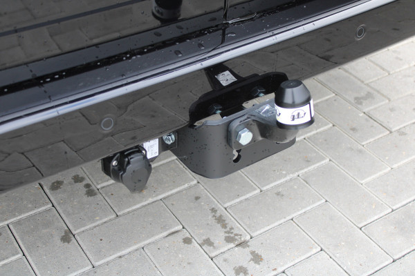 Ford Transit Custom 320 2.0 TDCI L2H1 Limited DC 150pk - Trekhaak - ACC - Getint glas - Stoel/Stuurverwarming - Carplay - Rijklaar