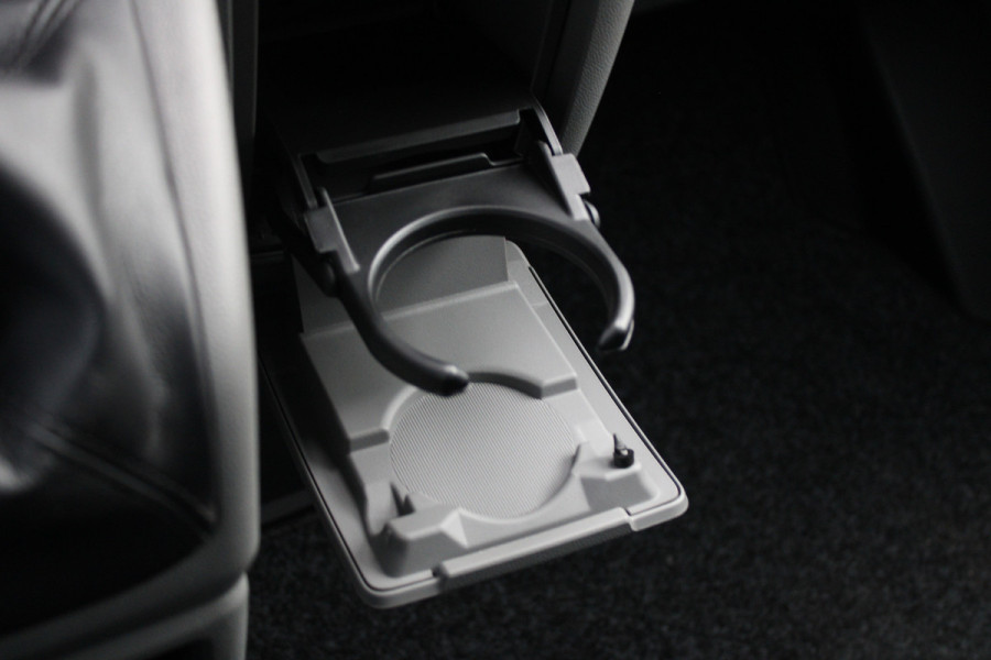 Ford Transit Custom 320 2.0 TDCI L2H1 Limited DC 150pk - Trekhaak - ACC - Getint glas - Stoel/Stuurverwarming - Carplay - Rijklaar