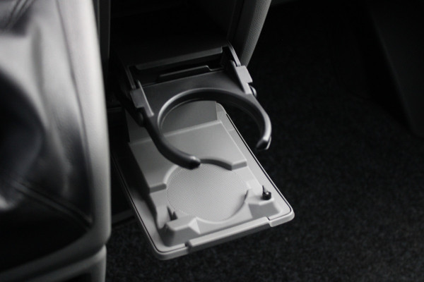 Ford Transit Custom 320 2.0 TDCI L2H1 Limited DC 150pk - Trekhaak - ACC - Getint glas - Stoel/Stuurverwarming - Carplay - Rijklaar