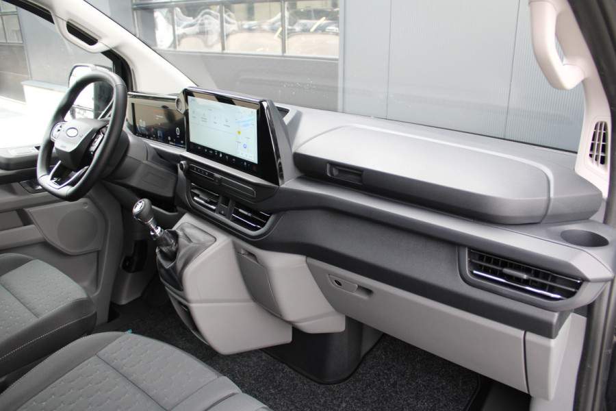Ford Transit Custom 320 2.0 TDCI L2H1 Limited DC 150pk - Trekhaak - ACC - Getint glas - Stoel/Stuurverwarming - Carplay - Rijklaar