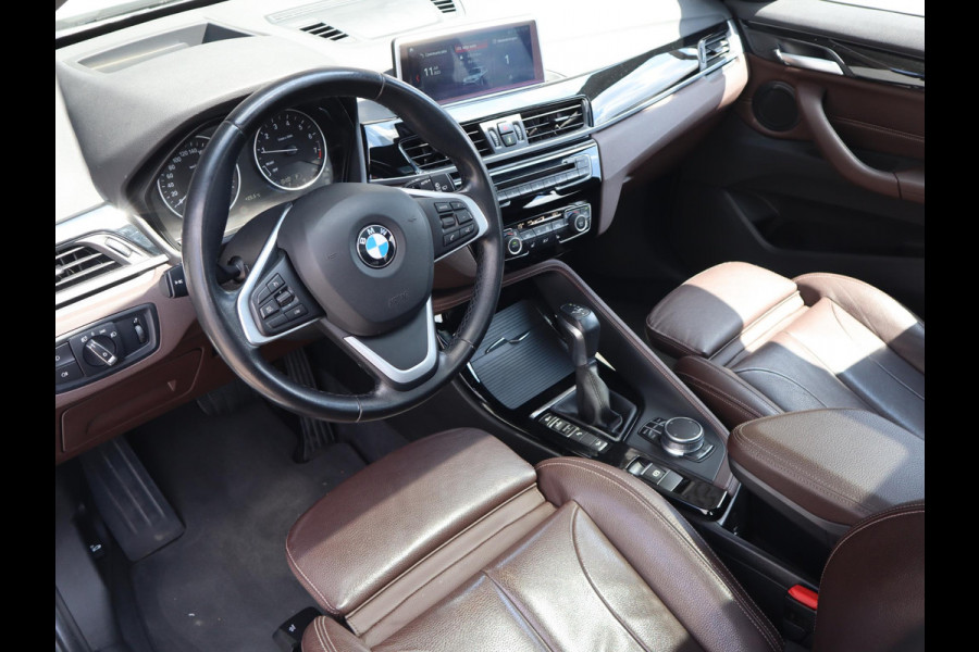 BMW X1 xDrive20i High Executive | Head Up | Panorama dak | Trekhaak |