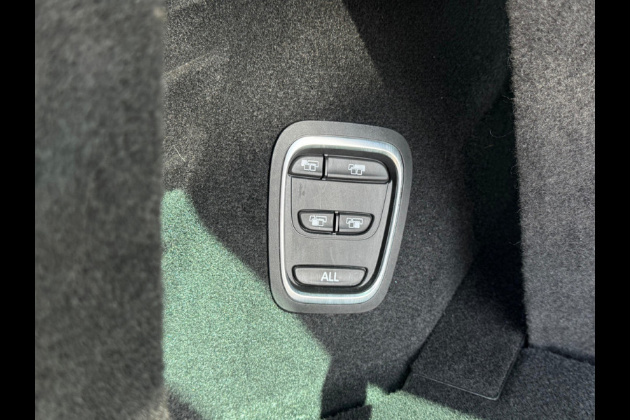 Renault Grand Scénic 1.3 TCe 160 EDC Initiale Paris 7p. LEDER | 7P | FULL LED | DEALER ONDERHOUDEN