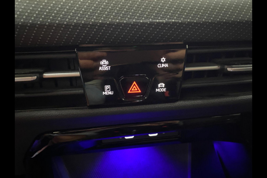 Volkswagen GOLF Variant R-Line 1.5 eTSI 150 PK DSG|Panorama|LED Matrix IQ |Navigatie|Travel Assist|Stoel & Stuurwiel verwarming |