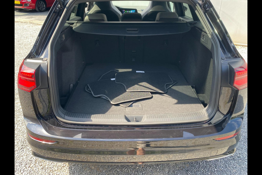 Volkswagen GOLF Variant R-Line 1.5 eTSI 150 PK DSG|Panorama|LED Matrix IQ |Navigatie|Travel Assist|Stoel & Stuurwiel verwarming |