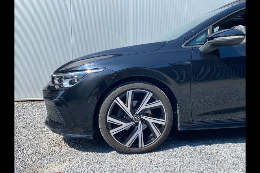 Volkswagen GOLF Variant R-Line 1.5 eTSI 150 PK DSG|Panorama|LED Matrix IQ |Navigatie|Travel Assist|Stoel & Stuurwiel verwarming |