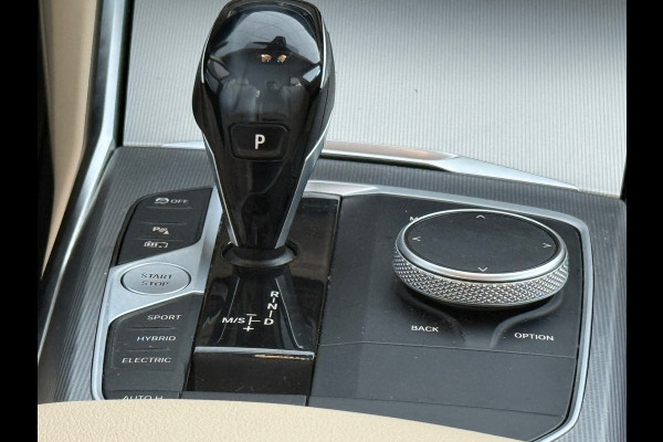 BMW 3-serie 330e 258PK Sport Edition Leder|Sfeer|LED|Dealer Onderhouden