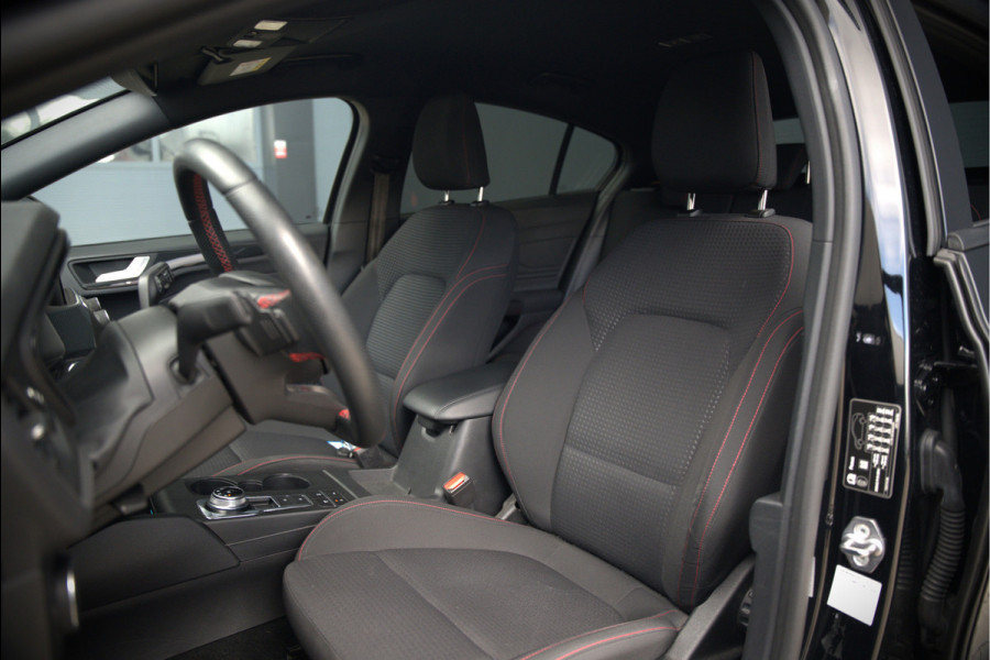 Ford Focus 1.5 EcoBoost ST Line Business | Stoelverwarming | Stuurverwarming | Automaat | Navigatie | Camera | Apple Carplay | Cruise Control | Keyless | LED | PDC |