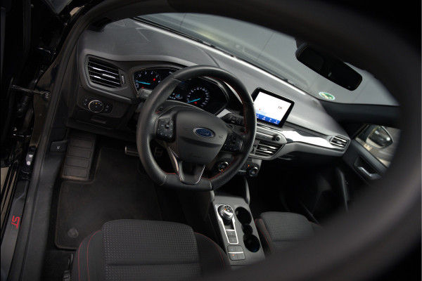 Ford Focus 1.5 EcoBoost ST Line Business | Stoelverwarming | Stuurverwarming | Automaat | Navigatie | Camera | Apple Carplay | Cruise Control | Keyless | LED | PDC |