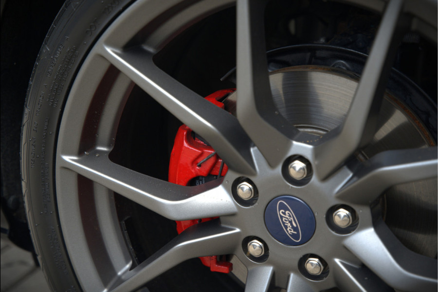 Ford Focus 1.5 EcoBoost ST Line Business | Stoelverwarming | Stuurverwarming | Automaat | Navigatie | Camera | Apple Carplay | Cruise Control | Keyless | LED | PDC |