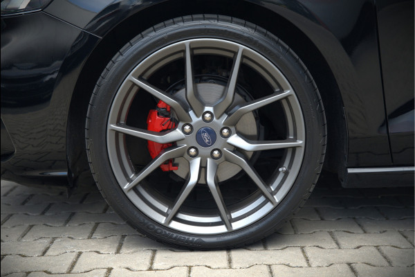 Ford Focus 1.5 EcoBoost ST Line Business | Stoelverwarming | Stuurverwarming | Automaat | Navigatie | Camera | Apple Carplay | Cruise Control | Keyless | LED | PDC |