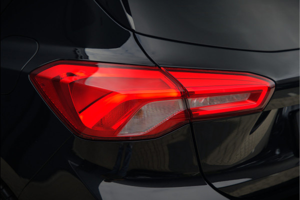 Ford Focus 1.5 EcoBoost ST Line Business | Stoelverwarming | Stuurverwarming | Automaat | Navigatie | Camera | Apple Carplay | Cruise Control | Keyless | LED | PDC |