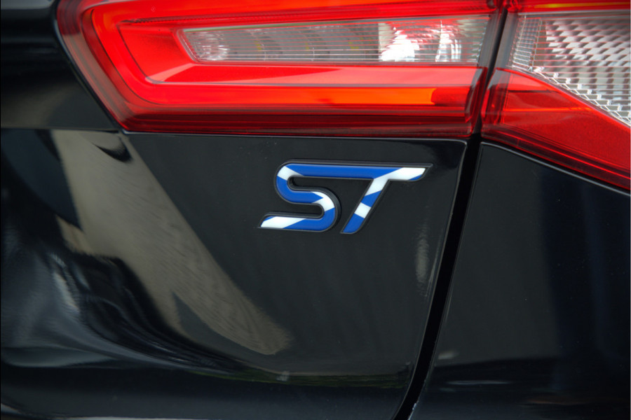 Ford Focus 1.5 EcoBoost ST Line Business | Stoelverwarming | Stuurverwarming | Automaat | Navigatie | Camera | Apple Carplay | Cruise Control | Keyless | LED | PDC |