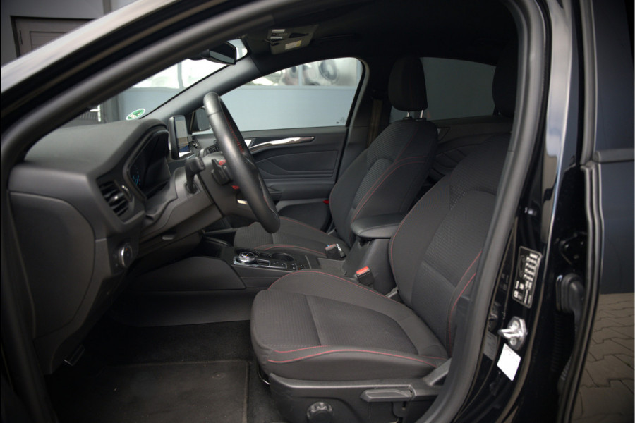 Ford Focus 1.5 EcoBoost ST Line Business | Stoelverwarming | Stuurverwarming | Automaat | Navigatie | Camera | Apple Carplay | Cruise Control | Keyless | LED | PDC |