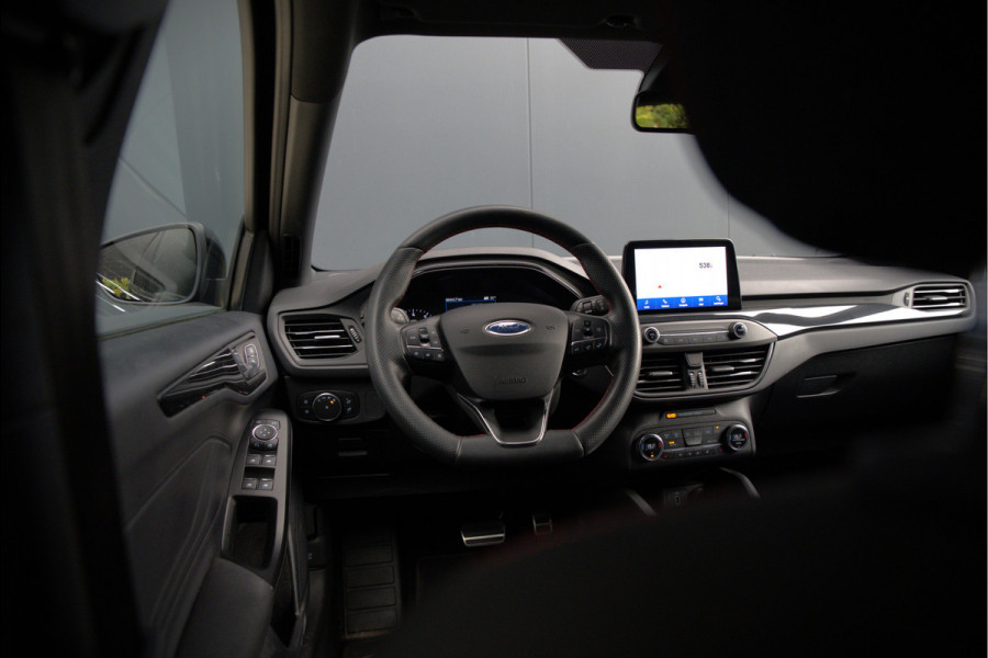 Ford Focus 1.5 EcoBoost ST Line Business | Stoelverwarming | Stuurverwarming | Automaat | Navigatie | Camera | Apple Carplay | Cruise Control | Keyless | LED | PDC |