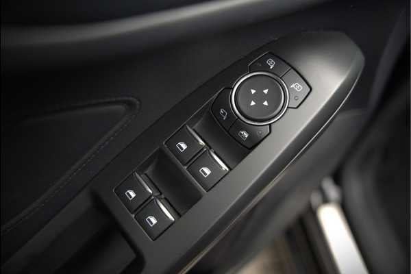 Ford Focus 1.5 EcoBoost ST Line Business | Stoelverwarming | Stuurverwarming | Automaat | Navigatie | Camera | Apple Carplay | Cruise Control | Keyless | LED | PDC |