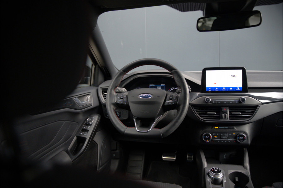 Ford Focus 1.5 EcoBoost ST Line Business | Stoelverwarming | Stuurverwarming | Automaat | Navigatie | Camera | Apple Carplay | Cruise Control | Keyless | LED | PDC |