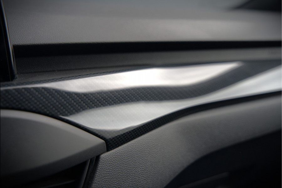 Ford Focus 1.5 EcoBoost ST Line Business | Stoelverwarming | Stuurverwarming | Automaat | Navigatie | Camera | Apple Carplay | Cruise Control | Keyless | LED | PDC |