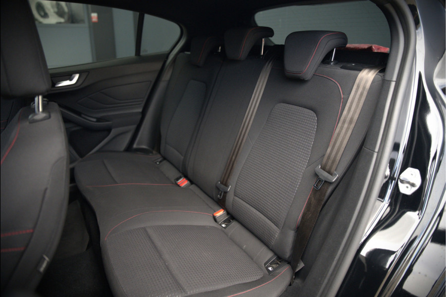 Ford Focus 1.5 EcoBoost ST Line Business | Stoelverwarming | Stuurverwarming | Automaat | Navigatie | Camera | Apple Carplay | Cruise Control | Keyless | LED | PDC |