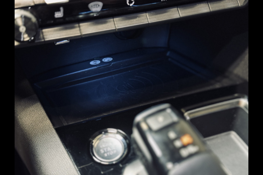 Peugeot 3008 1.6 HYbrid4 300 GT | 19" | Panorama | Focal | Adapt.Cruise