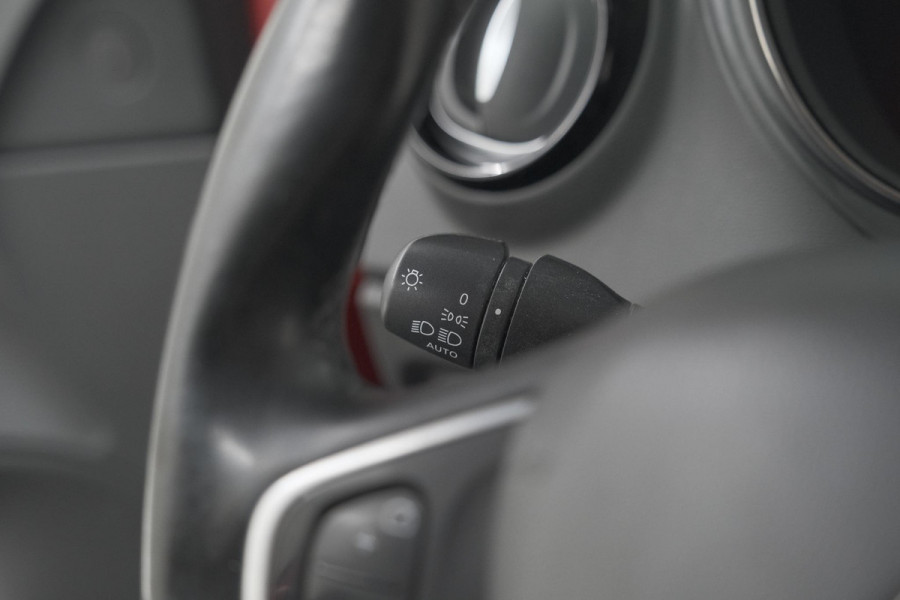 Renault Captur TCe 90 Intens | Trekhaak | Camera | Dodehoekdetectie | Navigatie