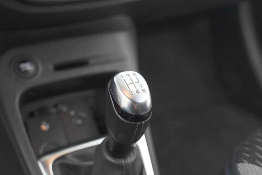 Renault Captur TCe 90 Intens | Trekhaak | Camera | Dodehoekdetectie | Navigatie