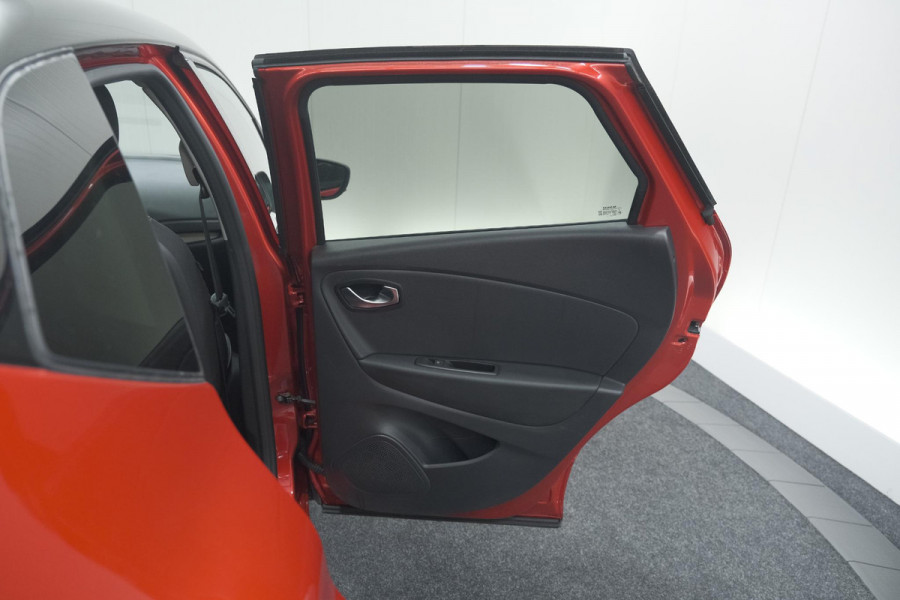 Renault Captur TCe 90 Intens | Trekhaak | Camera | Dodehoekdetectie | Navigatie
