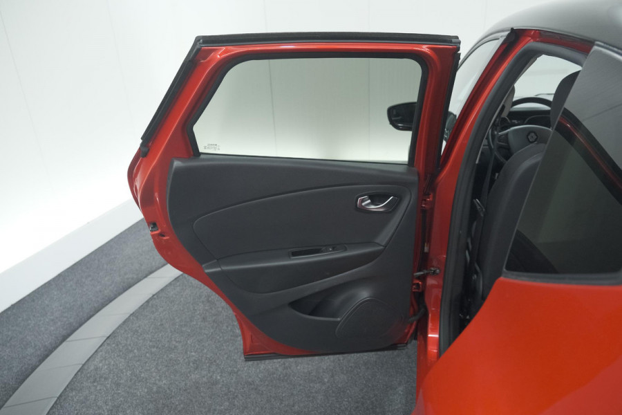 Renault Captur TCe 90 Intens | Trekhaak | Camera | Dodehoekdetectie | Navigatie