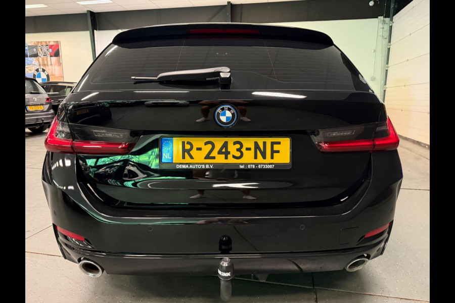 BMW 3 Serie Touring 320e SPORT 19'' NAVI/LED/DAB/CARPLAY/ECC/PDC/CRUISE/V-COCKPIT/LEDER///