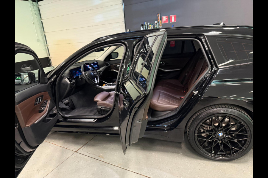 BMW 3 Serie Touring 320e SPORT 19'' NAVI/LED/DAB/CARPLAY/ECC/PDC/CRUISE/V-COCKPIT/LEDER///