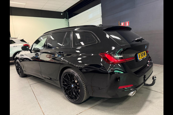 BMW 3 Serie Touring 320e SPORT 19'' NAVI/LED/DAB/CARPLAY/ECC/PDC/CRUISE/V-COCKPIT/LEDER///