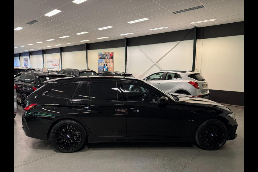 BMW 3 Serie Touring 320e SPORT 19'' NAVI/LED/DAB/CARPLAY/ECC/PDC/CRUISE/V-COCKPIT/LEDER///
