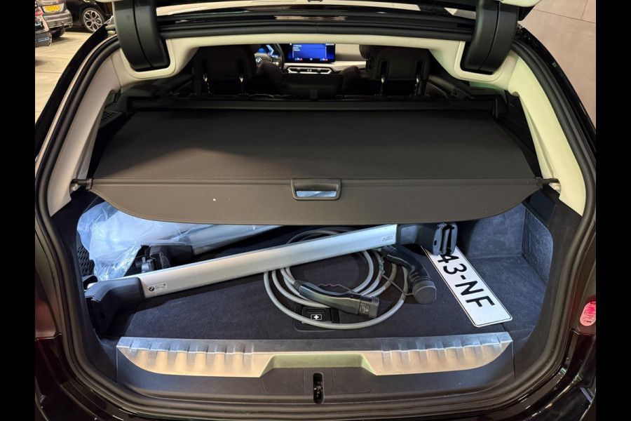 BMW 3 Serie Touring 320e SPORT 19'' NAVI/LED/DAB/CARPLAY/ECC/PDC/CRUISE/V-COCKPIT/LEDER///