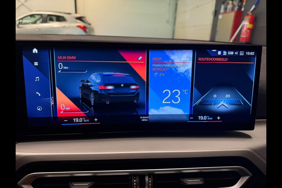 BMW 3 Serie Touring 320e SPORT 19'' NAVI/LED/DAB/CARPLAY/ECC/PDC/CRUISE/V-COCKPIT/LEDER///