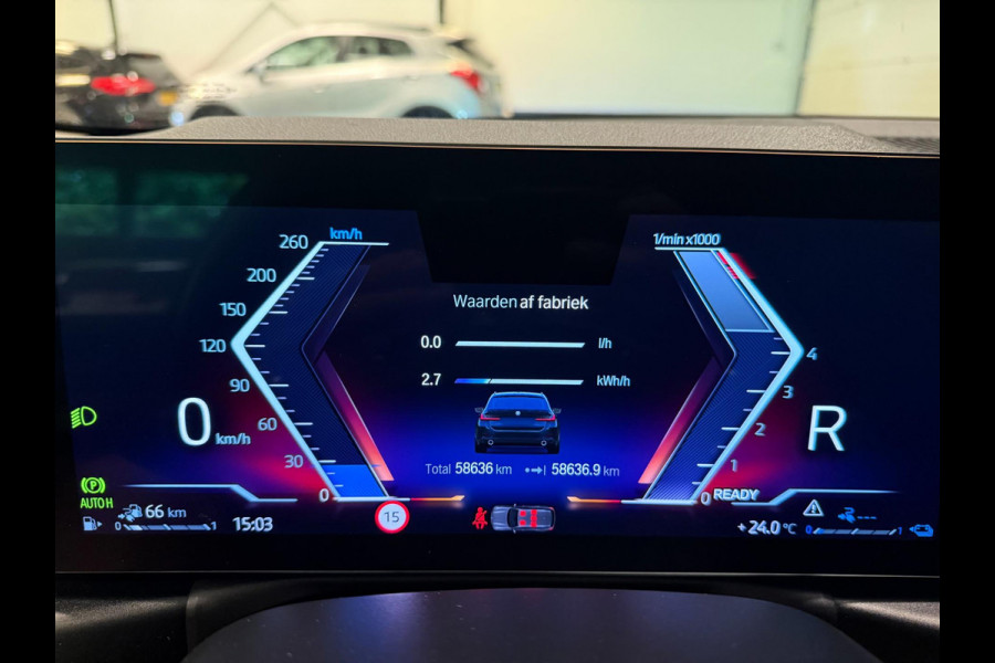 BMW 3 Serie Touring 320e SPORT 19'' NAVI/LED/DAB/CARPLAY/ECC/PDC/CRUISE/V-COCKPIT/LEDER///