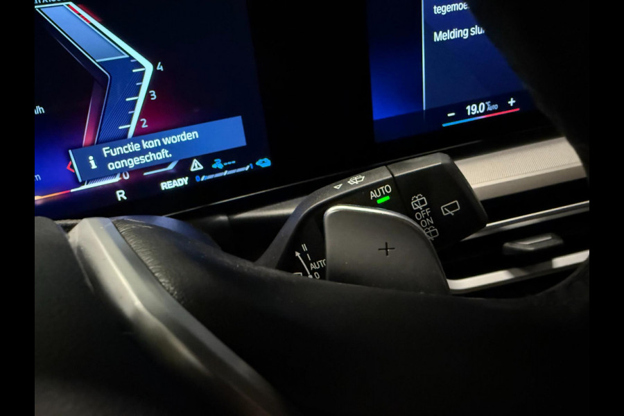 BMW 3 Serie Touring 320e SPORT 19'' NAVI/LED/DAB/CARPLAY/ECC/PDC/CRUISE/V-COCKPIT/LEDER///