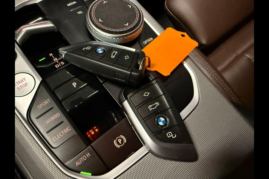 BMW 3 Serie Touring 320e SPORT 19'' NAVI/LED/DAB/CARPLAY/ECC/PDC/CRUISE/V-COCKPIT/LEDER///