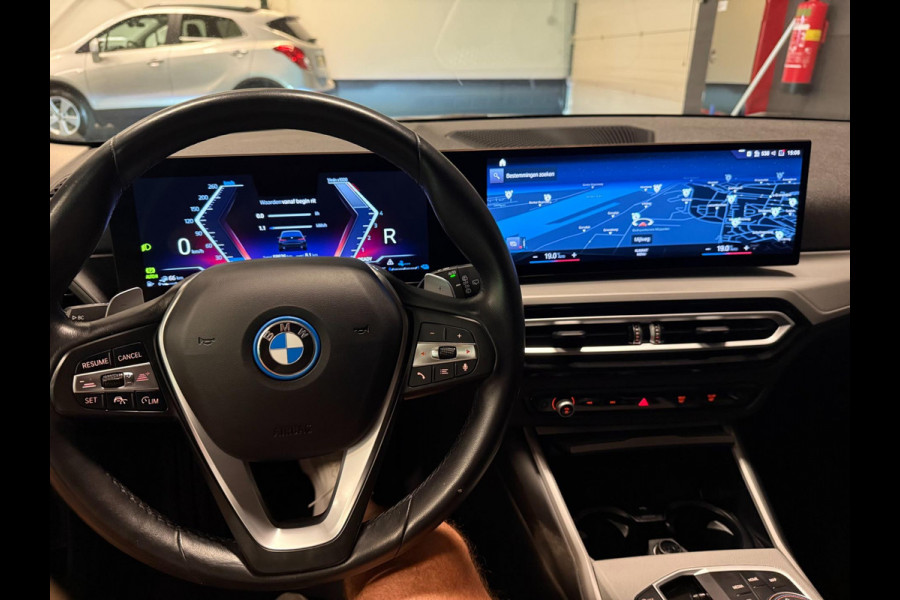BMW 3 Serie Touring 320e SPORT 19'' NAVI/LED/DAB/CARPLAY/ECC/PDC/CRUISE/V-COCKPIT/LEDER///