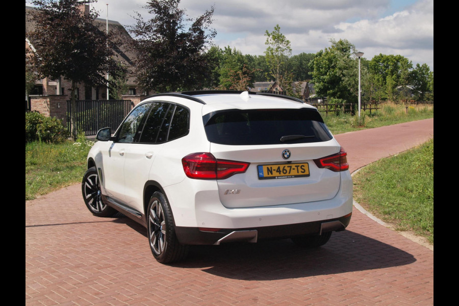 BMW iX3 Executive 80 kWh | Panoramadak | NL-Auto | Camera |