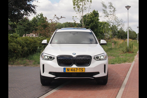 BMW iX3 Executive 80 kWh | Panoramadak | NL-Auto | Camera |