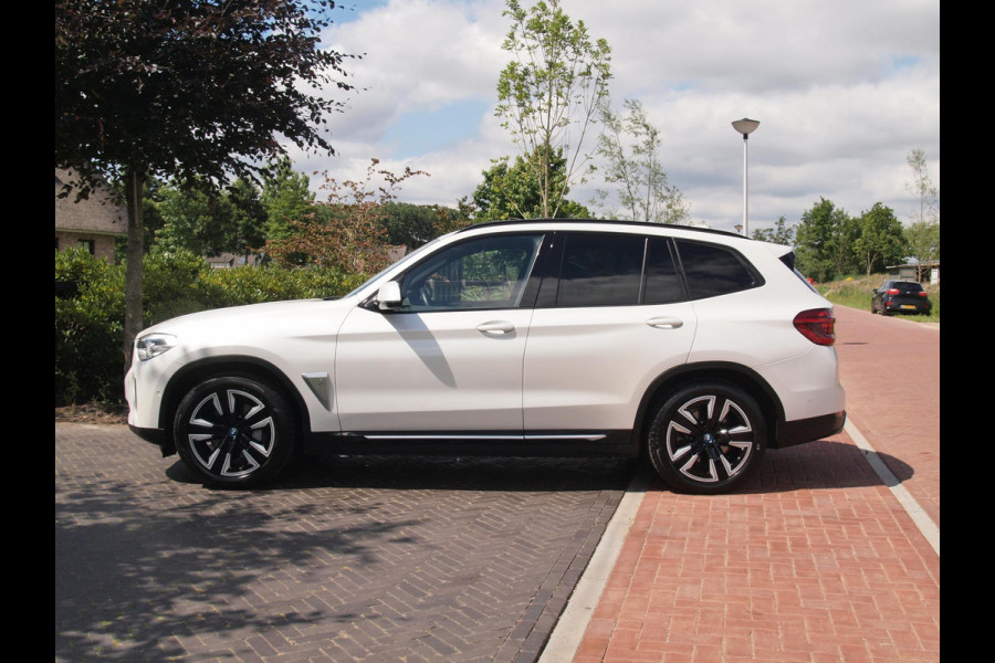 BMW iX3 Executive 80 kWh | Panoramadak | NL-Auto | Camera |