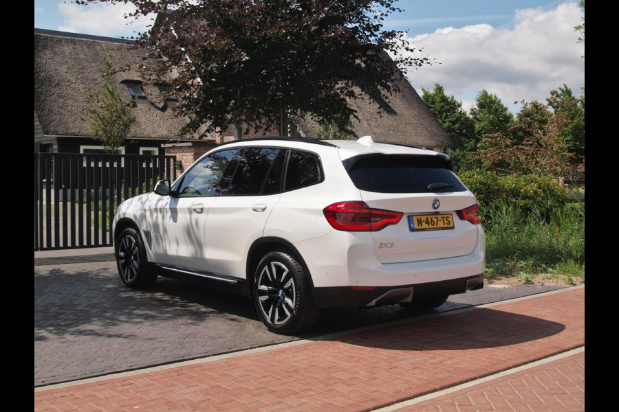 BMW iX3 Executive 80 kWh | Panoramadak | NL-Auto | Camera |