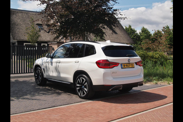 BMW iX3 Executive 80 kWh | Panoramadak | NL-Auto | Camera |