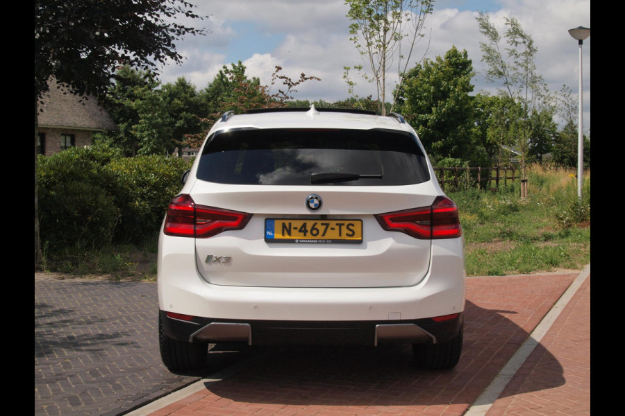 BMW iX3 Executive 80 kWh | Panoramadak | NL-Auto | Camera |